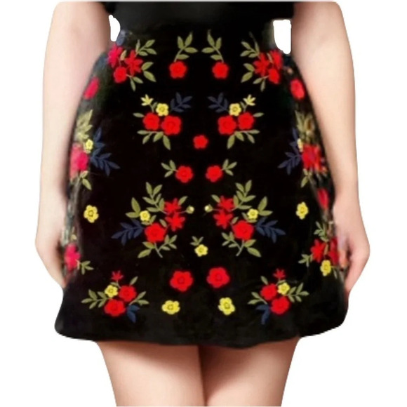 Forever 21 Dresses & Skirts - Forever  21/ Embroidered black velvet mini skirt/ Size US M